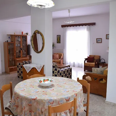 カントリーハウス Evagelia's ヴォトシ